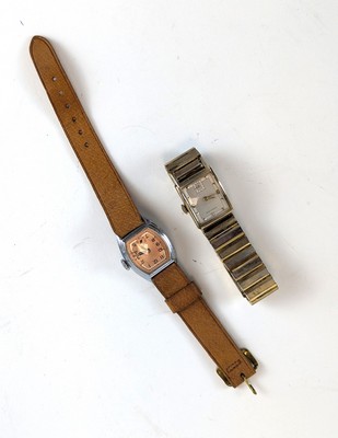 DEUX MONTRES bracelet de dame :