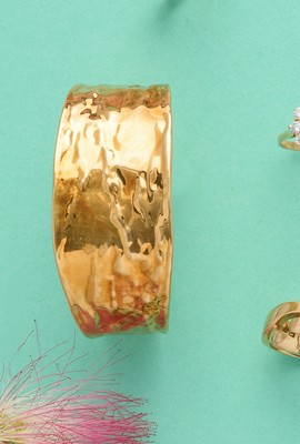 BRACELET manchette en or (750) à motif m...