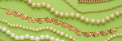 COLLIER en or (750) à chaînette retenant...