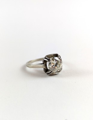 SOLITAIRE en platine (850) et or gris (750)...