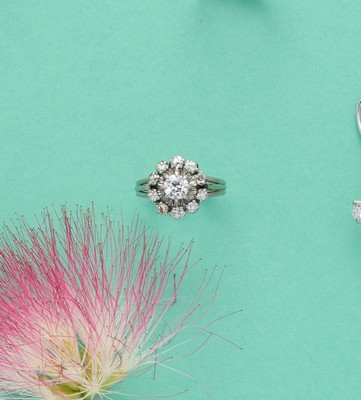 BAGUE marguerite en or gris (750) et platine...