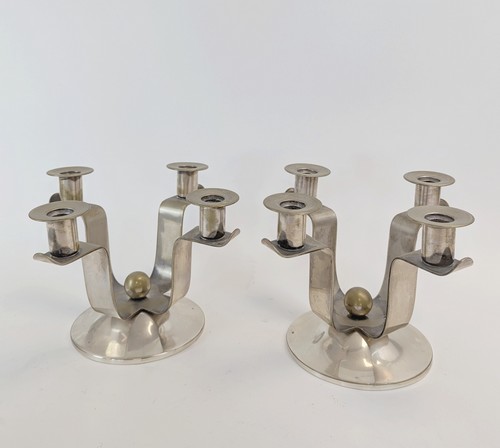 PAIRE DE CANDELABRES ou BOUT DE TABLES à...