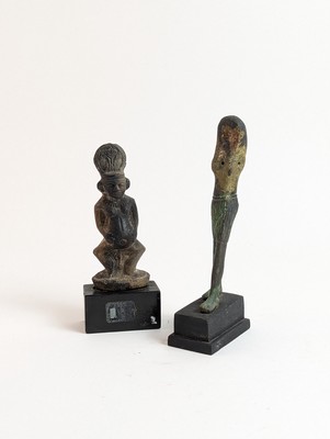 LOT composé d’un Ptah en bois, d’une divinité...
