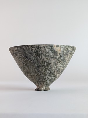 COUPE TRONCONIQUE en pierre verte.