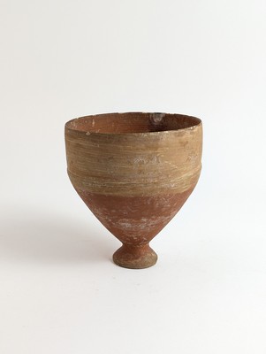 HAUT VASE en terre cuite lustrée sur pié...