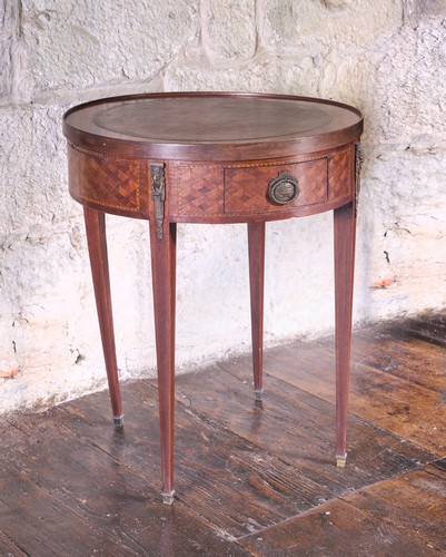 TABLE BOUILLOTTE ou TAMBOUR, en marqueterie...