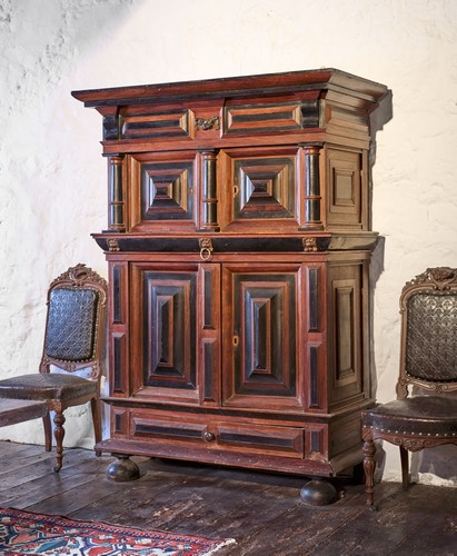 ARMOIRE en cabinet en palissandre, placage...