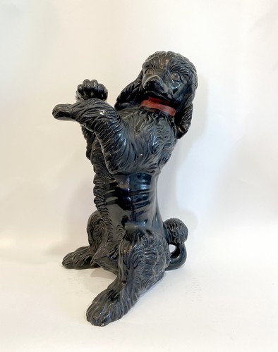 Epreuve en céramique émaillée noir zoomorphe...