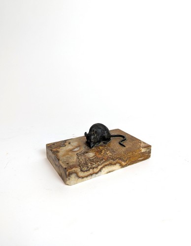PRESSE-PAPIER représentant une souris en...