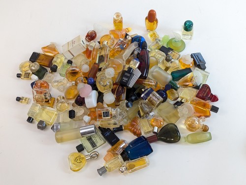 [PARFUM] LOT D'ENVIRON 100 ECHANTILLONS DE...