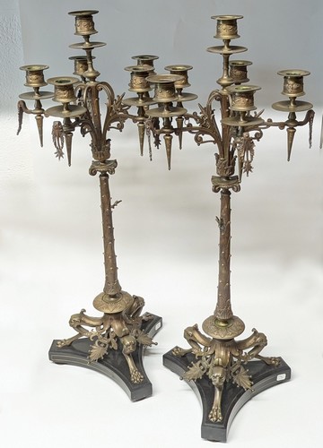 PAIRE DE CANDELABRES en bronze ciselé à six...