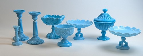LOT en opaline bleue comprenant :