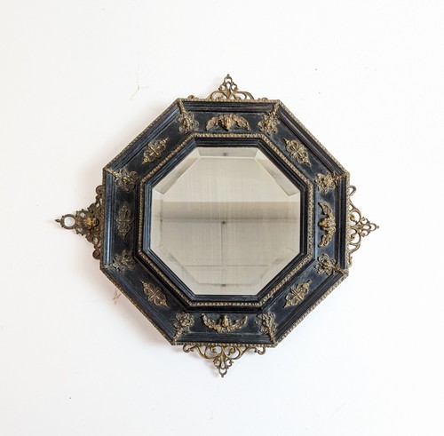MIROIR octogonal à cadre en bois mouluré...