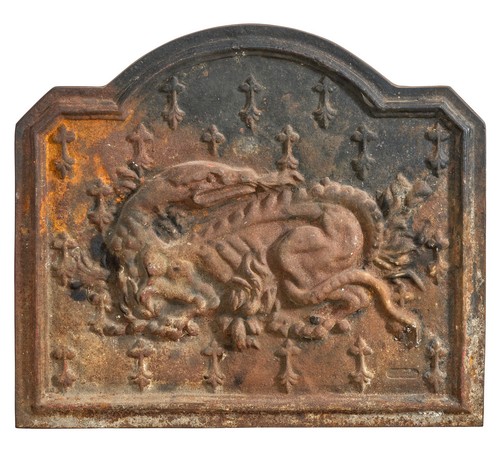 PLAQUE DE CHEMINÉE en fonte de fer, de forme...