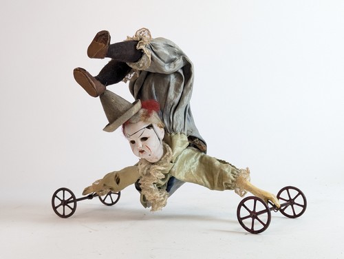 CLOWN ACROBATE