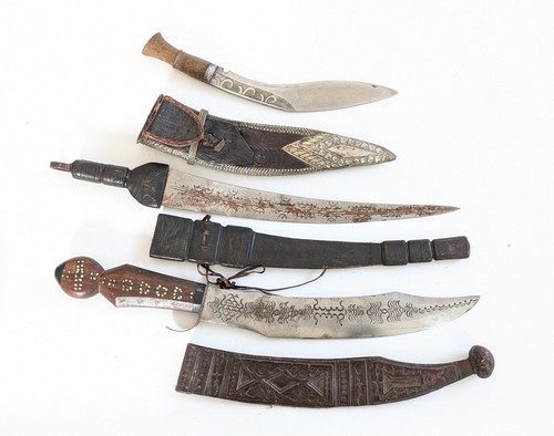 TROIS ARMES :