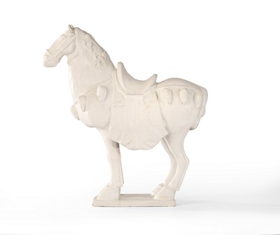 CHEVAL SELLÉ en plâtre moulé et sculpté