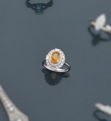 BAGUE en or gris (750) ornée d'un saphir...