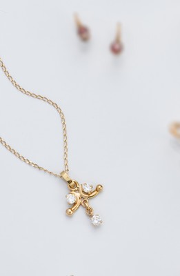 PENDENTIF CROIX et CHAÎNE en or (750) avec...
