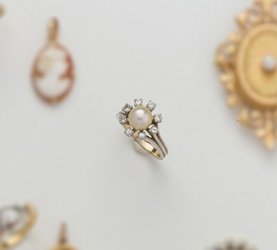 BAGUE fleur en or gris (750) avec perle de...