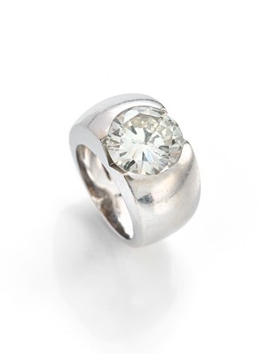 LARGE BAGUE SOLITAIRE en or gris (750) centrée...