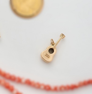 PENDENTIF en or jaune (750) en forme de ...