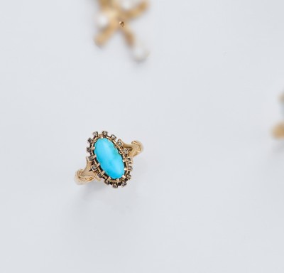 BAGUE en or jaune (750) ornée d'une turquoise...