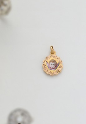 MÉDAILLE en or jaune (750) à motif émaillé...