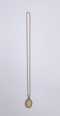 PENDENTIF CAMÉE et sa chaîne en or (750)...