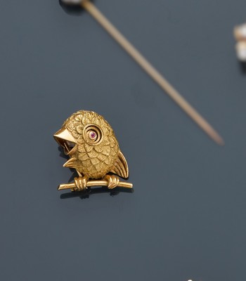 BROCHE "oiseau bec ouvert, sur sa branche"...