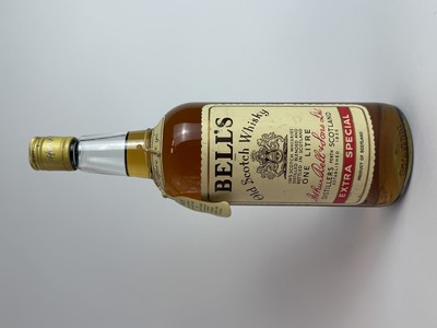 1 Blle OLD SCOTCH WHISKY, Bell's extra special,...