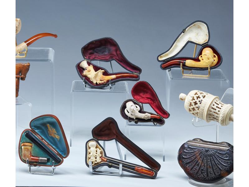 ENSEMBLE DE CINQ PIPES en écume et ambre...