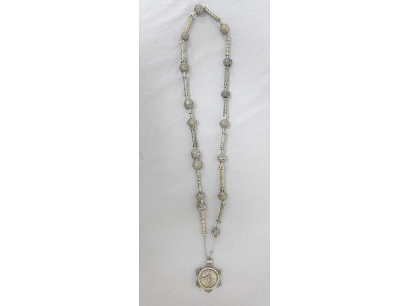COLLIER D'ECCLESIASTIQUE en argent, formé...