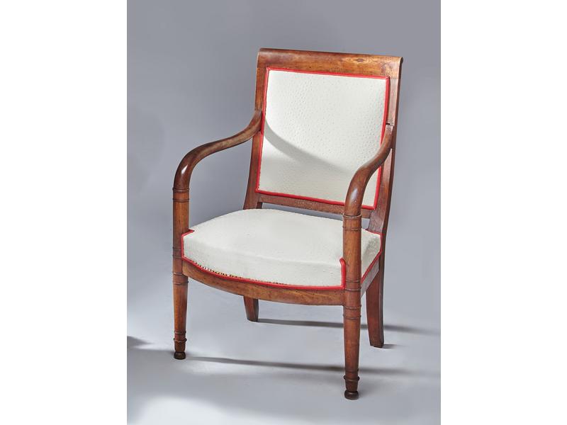 FAUTEUIL en acajou et placage d'acajou, dossier...