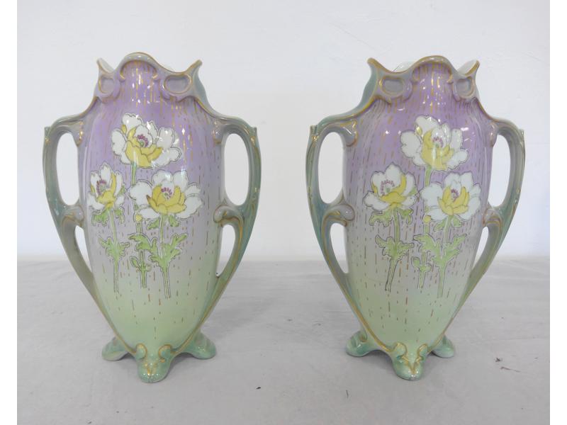 PAIRE DE VASES à anses émaillés turquoise...