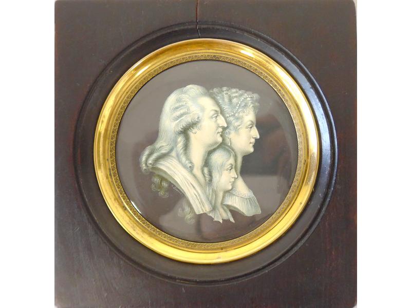 MINIATURE ronde sur ivoire en grisaille représentant...