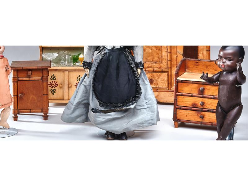 MOBILIER DE POUPEE en bois façon bambou comprenant...