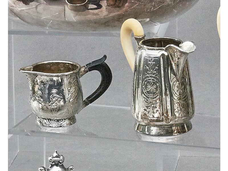 VERSEUSE ET POT A LAIT MINIATURES en argent...