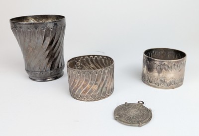 LOT EN ARGENT (950) comprenant :