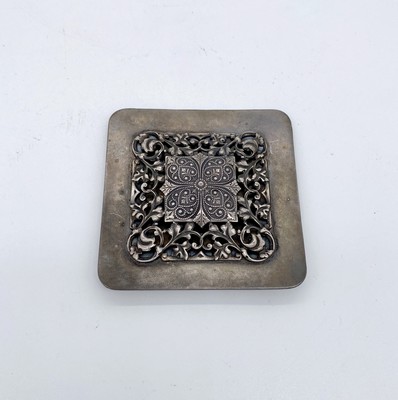 PLAQUE DE CEINTURE en argent (800) de forme...