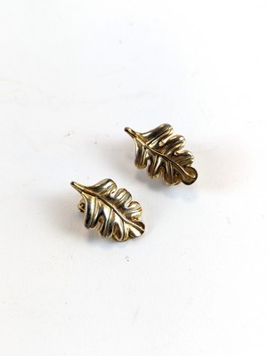 PAIRE DE CLIPS D'OREILLES en métal doré à...