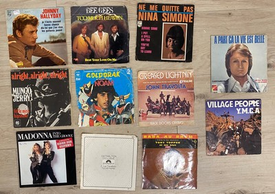 ENSEMBLE DE DISQUES d'environ 30 VINYLES...