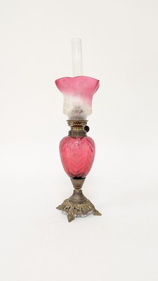 LAMPE A HUILE à monture en bronze et laiton...