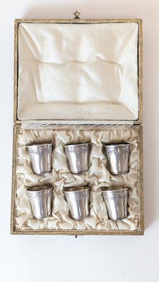 SIX GOBELETS en argent (950), de forme balustre...