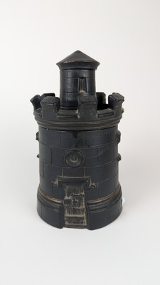 POT A TABAC en trois éléments en faïence...