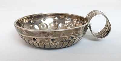 TASTE-VIN en argent (950) repoussé et gravé...