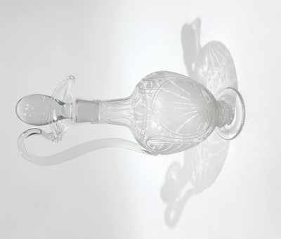 AIGUIERE sur piédouche en cristal moulé soufflé...