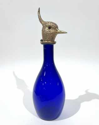 CARAFE en verre moulé soufflé et teinté bleu...