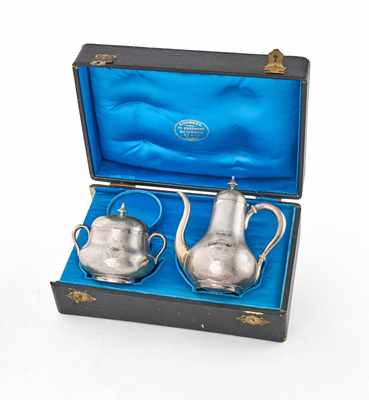 PETITE THÉIERE et SUCRIER couvert en argent...