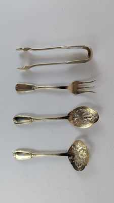 PARTIE DE SERVICE A MIGNARDISES comprenant...